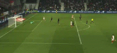 flOEa, 双方最近, 射门次数比